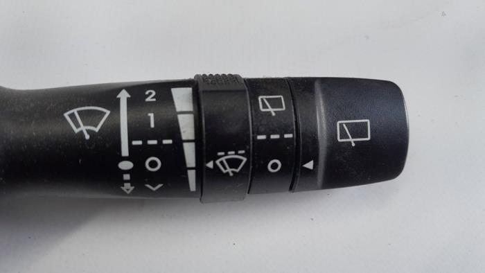 Scheibenwischer Schalter van een Kia Venga 1.4 CVVT 16V 2013
