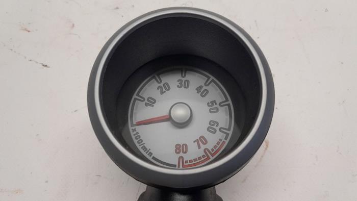Używane Obrotomierz Opel Agila (B) 1.2 16V Cena € 36,75 Procedura marży oferowane przez Reclycar De Boer BV