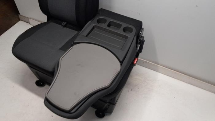Double front seat, right from a Renault Master IV (MA/MB/MC/MD/MH/MF/MG/MH) 2.3 dCi 135 16V FWD 2022