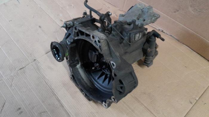 Gearbox from a Volkswagen Golf IV (1J1) 1.4 16V 2002