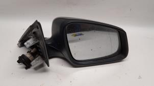 Used Wing mirror, right BMW 5 serie Touring (F11) 520d 16V Price € 236,25 Margin scheme offered by Reclycar De Boer BV
