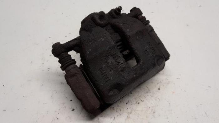 Gebrauchte Bremszange links vorne Mini Mini (R56) 1.4 16V One Preis € 15,75 Margenregelung angeboten von Reclycar De Boer BV