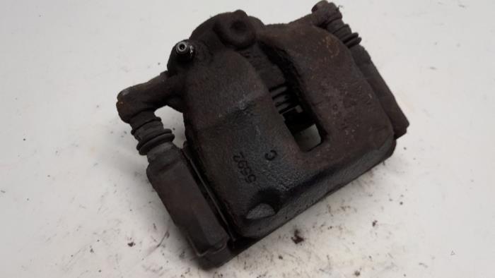 Gebrauchte Bremszange rechts vorne Mini Mini (R56) 1.4 16V One Preis € 15,75 Margenregelung angeboten von Reclycar De Boer BV