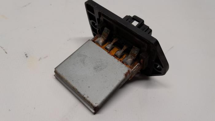 Heater resistor from a Hyundai i20 1.2i 16V 2009