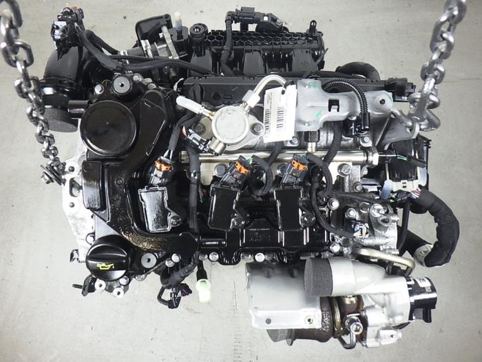 Motor van een Peugeot 2008 (UD/UK/UR/US/UX) 1.2 VTi 12V PureTech 130 2020