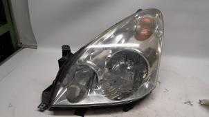 Used Headlight, left Toyota Corolla Verso (R10/11) 1.6 16V VVT-i Price € 105,00 Margin scheme offered by Reclycar De Boer BV