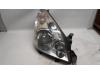 Headlight, right from a Toyota Corolla Verso (R10/11) 1.6 16V VVT-i 2004