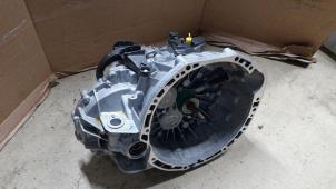 Used Gearbox Renault Master IV (FV) Price € 1.778,70 Inclusive VAT offered by Reclycar De Boer BV