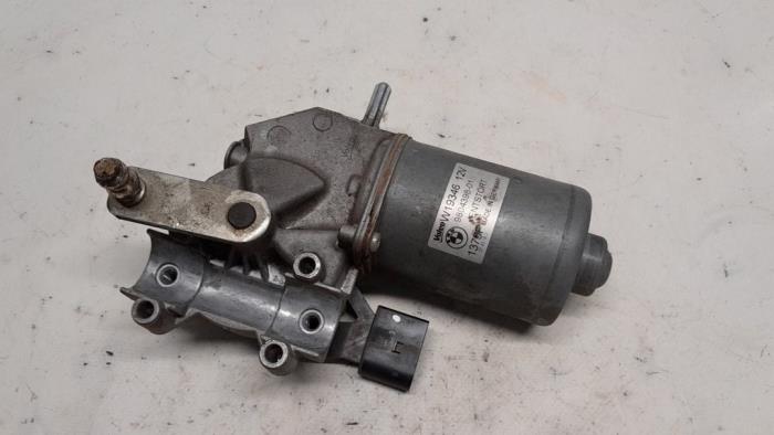 Front wiper motor from a MINI Countryman (R60) 2.0 Cooper SD 16V 2015