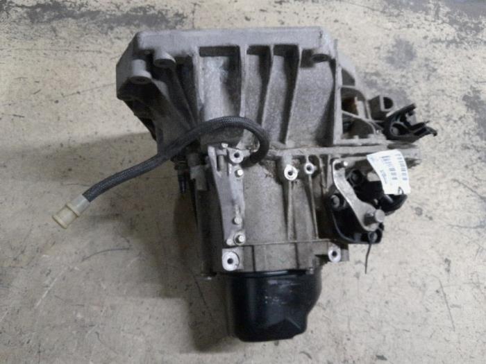 Gearbox from a Dacia Dokker (0S) 1.6 16V LPG 2017