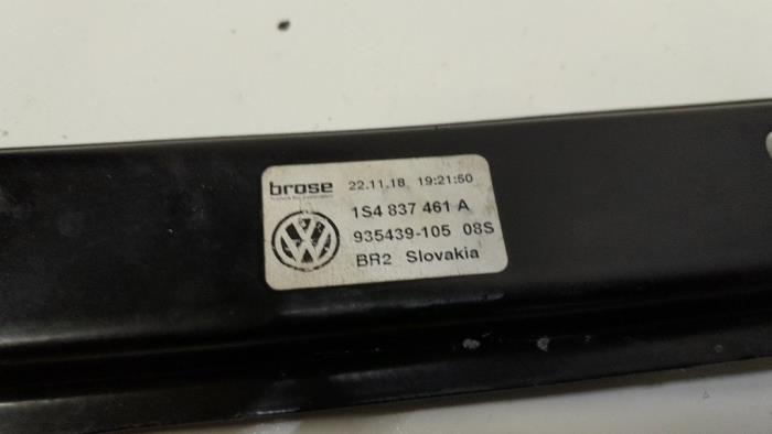 Fenstermechanik 4-türig links vorne van een Volkswagen Up! (121) 1.0 12V 60 2019