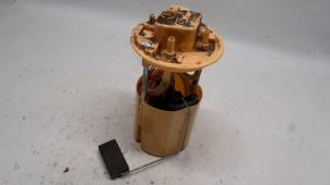 Usados Bomba eléctrica de combustible Fiat Punto III (199) 1.3 JTD Multijet 80 16V Precio € 52,50 Norma de margen ofrecido por Reclycar De Boer BV