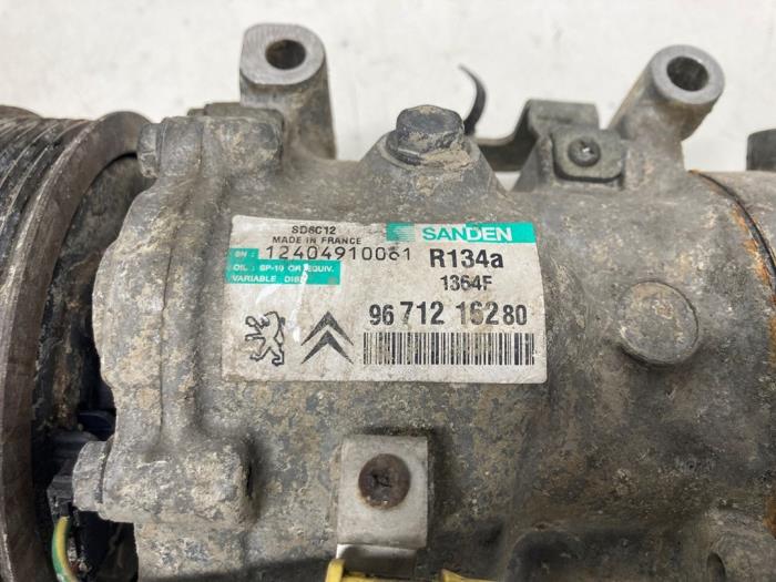 Air conditioning pump from a Citroën C5 III Berline (RD) 1.6 16V THP 155 2011
