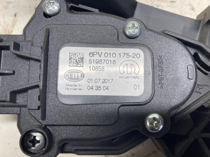 Gaspedalsensor från en Fiat Tipo (356W/357W) 1.6 D 16V Multijet 2018