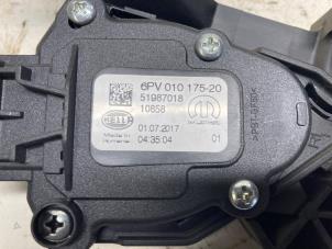 Gaspedalsensor från en Fiat Tipo (356W/357W) 1.6 D 16V Multijet 2018