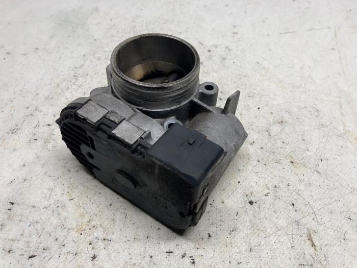 Gebrauchte Drosselklappengehäuse Peugeot 206 (2A/C/H/J/S) 1.6 16V Preis € 15,75 Margenregelung angeboten von Reclycar De Boer BV