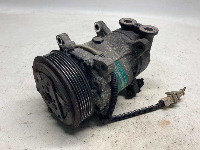 Air conditioning pump from a Peugeot 206 (2A/C/H/J/S) 1.6 16V 2002