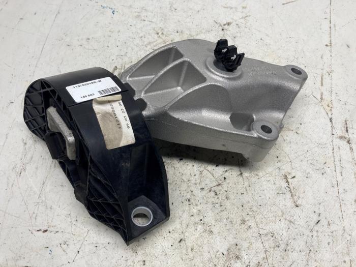 Used Engine mount Dacia Sandero III 1.0 TCe 100 12V ECO-G Price € 52,50 Margin scheme offered by Reclycar De Boer BV