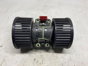 Used Heating and ventilation fan motor Renault Grand Scénic III (JZ) 1.4 16V TCe 130 Price € 47,25 Margin scheme offered by Reclycar De Boer BV