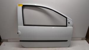 Używane Drzwi prawe wersja 2-drzwiowa Renault Twingo II (CN) 1.2 Cena € 141,75 Procedura marży oferowane przez Reclycar De Boer BV