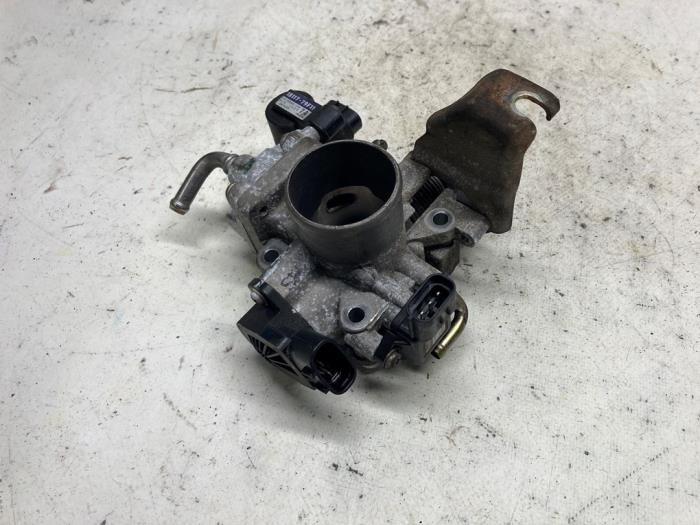 Begagnade Spjällhus Suzuki Alto (RF410) 1.1 16V Pris € 36,75 Marginaltabell erbjuds av Reclycar De Boer BV