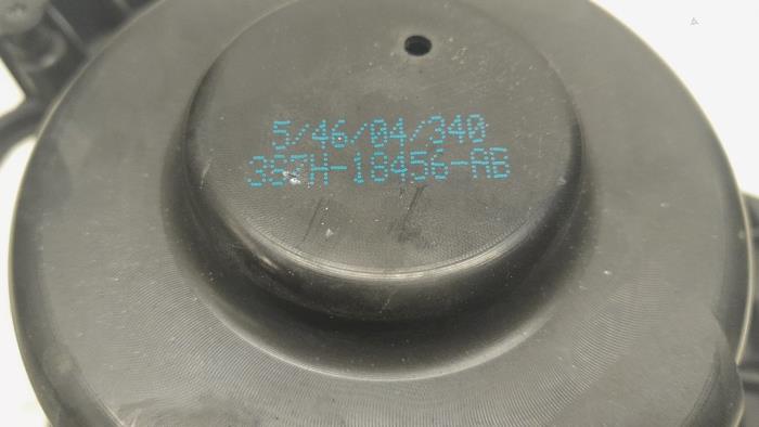 Heating and ventilation fan motor from a Ford Mondeo III 2.0 16V 2005