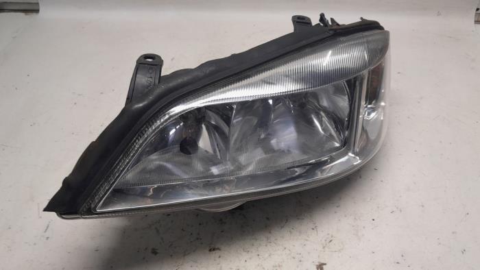 Używane Reflektor lewy Opel Astra G (F08/48) 1.6 16V Cena € 63,00 Procedura marży oferowane przez Reclycar De Boer BV