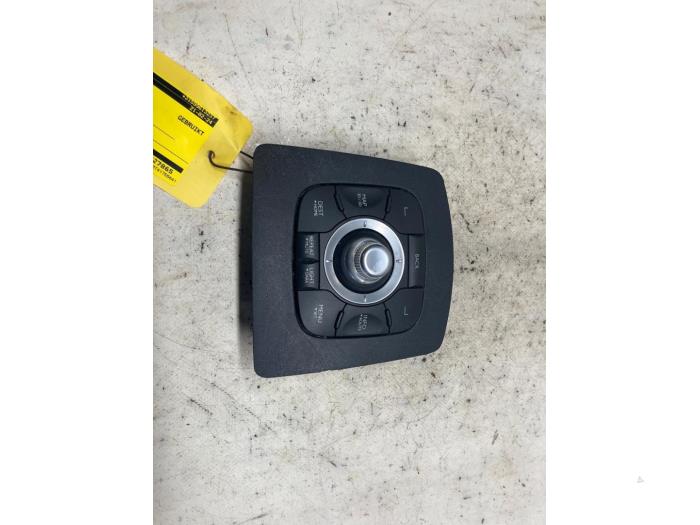 Used On-board computer controller Renault Scénic III (JZ) 2.0 16V CVT Price € 52,50 Margin scheme offered by Reclycar De Boer BV