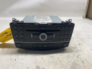 Gebrauchte Radio CD Spieler Mercedes C Estate (S204) 3.0 C-280 V6 24V Preis € 420,00 Margenregelung angeboten von Reclycar De Boer BV