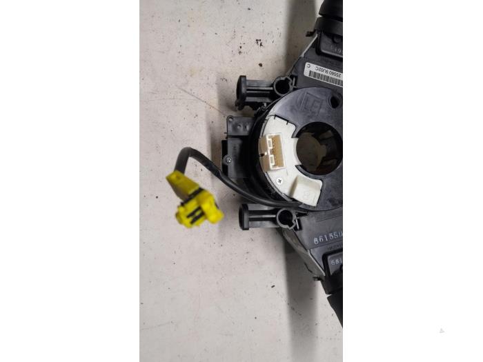 Steering column stalk from a Nissan Note (E11) 1.4 16V 2006