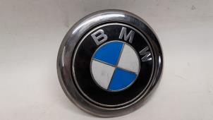 Usagé Poignée hayon BMW 1 serie (F20) 118i 1.6 16V Prix € 36,75 Règlement à la marge proposé par Reclycar De Boer BV