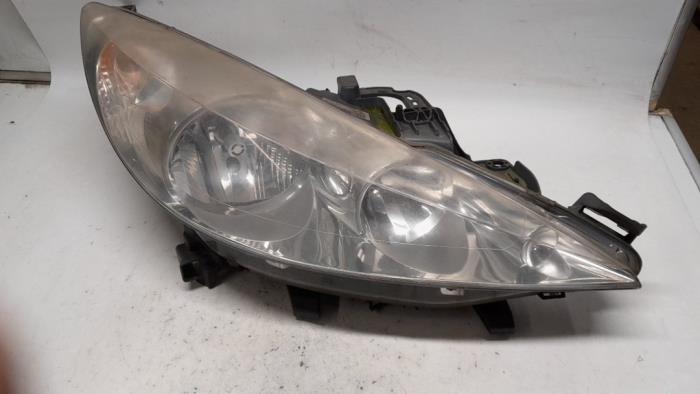 Headlight, right from a Peugeot 207 SW (WE/WU) 1.6 16V 2009