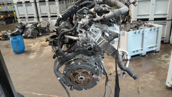 Motor from a Toyota Auris Touring Sports (E18) 1.8 16V Hybrid 2015