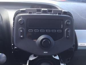 Used Radio CD player Peugeot 108 1.0 12V Price € 78,75 Margin scheme offered by Reclycar De Boer BV