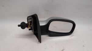 Used Wing mirror, right Renault Clio III (BR/CR) 1.4 16V Price € 36,75 Margin scheme offered by Reclycar De Boer BV
