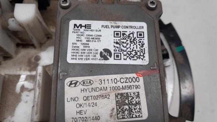 Bomba eléctrica de combustible de un Hyundai Tucson (NX) 1.6 T-GDI HEV 2021
