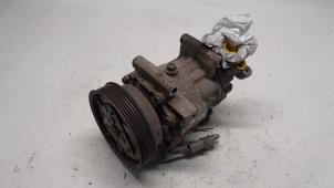 Used Air conditioning pump Renault Clio III (BR/CR) 1.4 16V Price € 105,00 Margin scheme offered by Reclycar De Boer BV