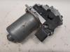 Front wiper motor from a MINI Countryman (R60) 1.6 16V One 2014