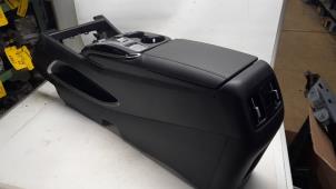 Used Armrest Hyundai Tucson (NX) 1.6 T-GDI HEV Price € 157,50 Margin scheme offered by Reclycar De Boer BV