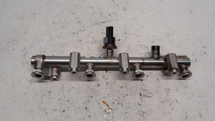 Gebrauchte Kraftstoffverteiler Renault Megane IV Estate (RFBK) 1.3 TCE 160 16V Preis € 105,00 Margenregelung angeboten von Reclycar De Boer BV