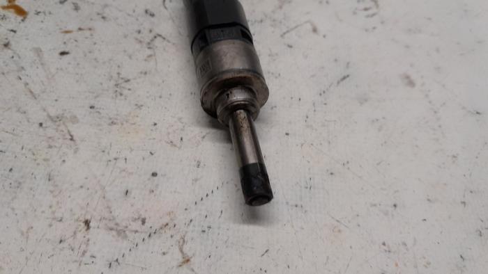 Injektor (Benzineinspritzung) van een Renault Megane IV Estate (RFBK) 1.3 TCE 160 16V 2022