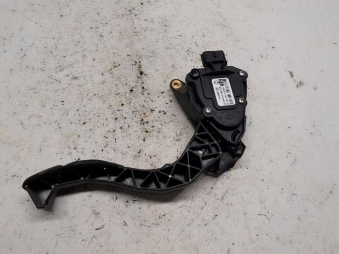 Begagnade Gaspedalsensor Dacia Duster (SR) 1.0 TCE 100 Bi-Fuel, Eco-G 12V Pris € 78,75 Marginaltabell erbjuds av Reclycar De Boer BV