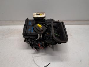 Usagé Boîtier chauffage Dacia Duster (SR) 1.0 TCE 100 Bi-Fuel, Eco-G 12V Prix € 367,50 Règlement à la marge proposé par Reclycar De Boer BV