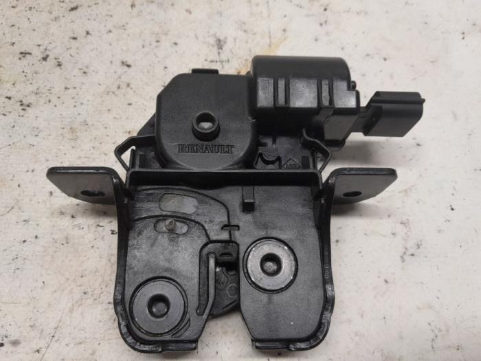 Tailgate lock mechanism from a Renault Megane III Berline (BZ) 1.5 dCi 110 2013