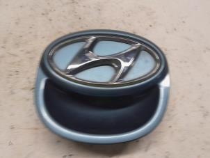 Usagé Poignée hayon Hyundai i30 (FD) 1.6 CVVT 16V Prix € 36,75 Règlement à la marge proposé par Reclycar De Boer BV