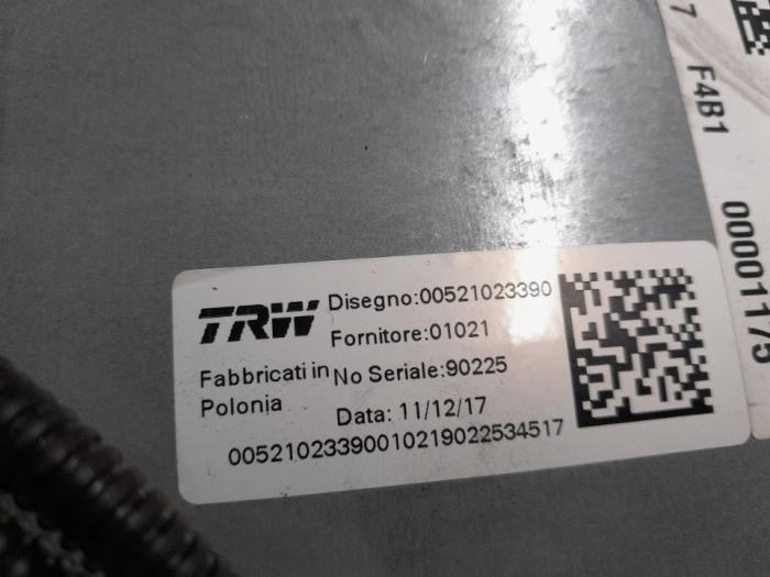 Dirección asistida eléctrica de un Fiat Tipo (356S) 1.4 16V 2018