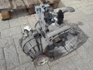 Used Gearbox Volkswagen Caddy III (2KA,2KH,2CA,2CH) 1.9 TDI Price on request offered by Reclycar De Boer BV