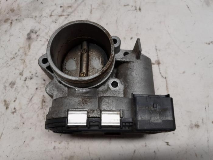 Gebrauchte Drosselklappengehäuse Peugeot 206 CC (2D) 1.6 16V Preis € 15,75 Margenregelung angeboten von Reclycar De Boer BV