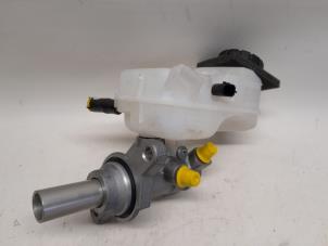 Used Master cylinder Renault Express Price on request offered by Reclycar De Boer BV
