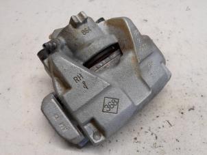 Used Front brake calliper, right Renault Express 1.5 dCi 75 Price € 36,75 Margin scheme offered by Reclycar De Boer BV